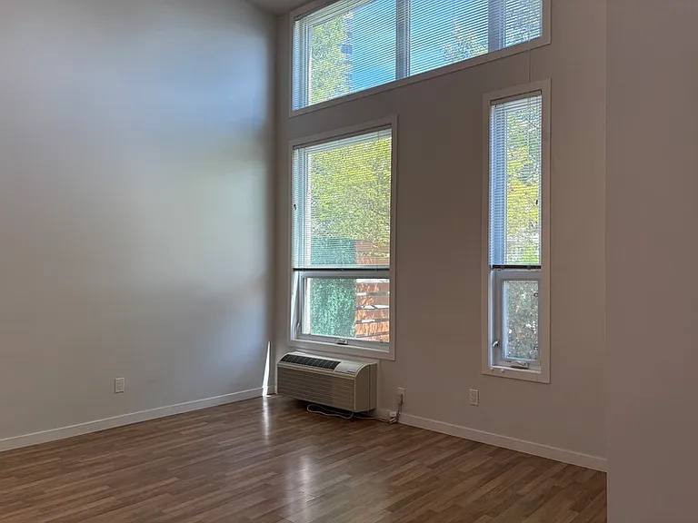 1550 Dickson Ave #6 — Photo 10