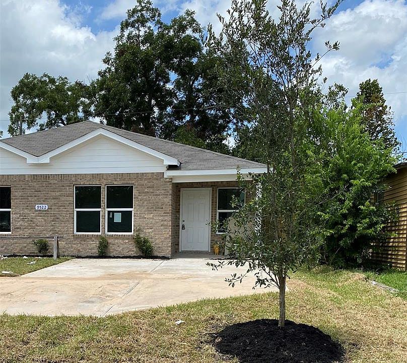 1st image of 9522 Chesterfield Dr #A