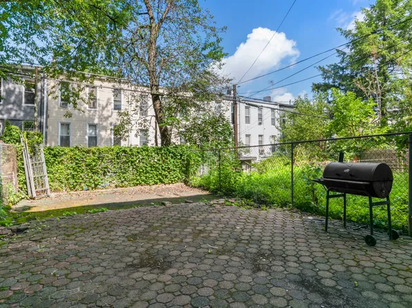 717 Chauncey St, Brooklyn, NY 11207