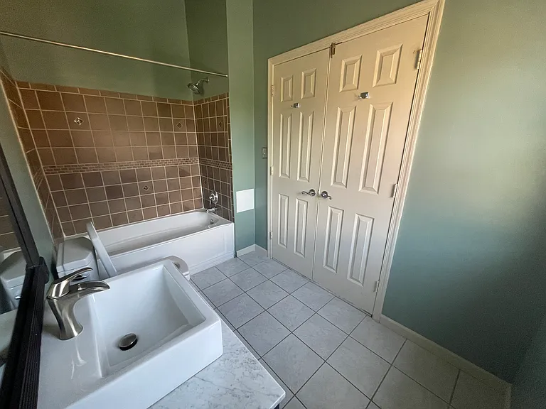 Master Bathroom en-suite