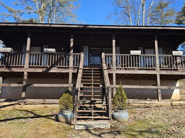 2209 Bellview Ln, Young Harris, GA 30582
