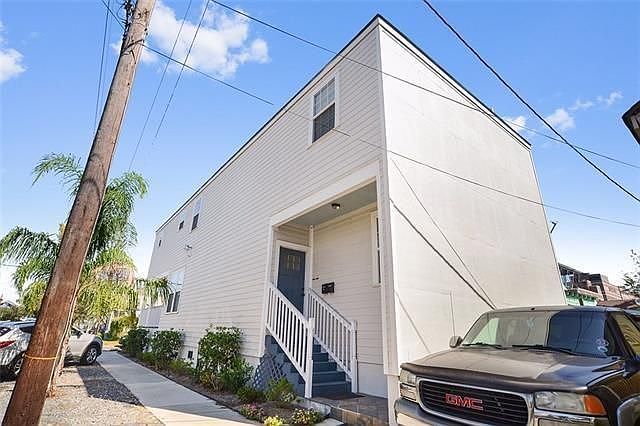 1st image of 2635 Valence St