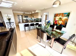 400 Diplomat Pkwy APT 803, Hallandale, FL 33009