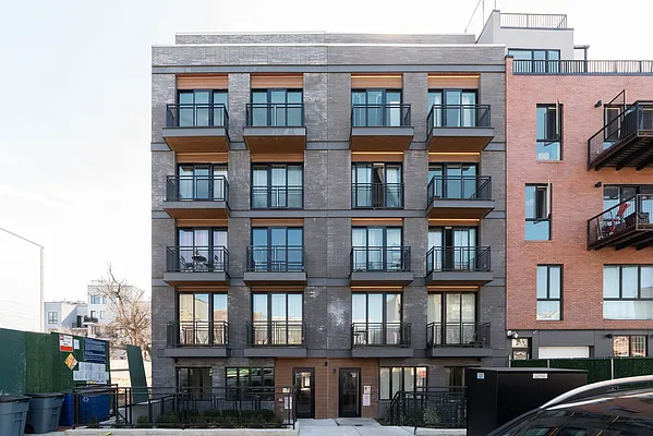 Rented by 146 Erasmus LLC | media 21