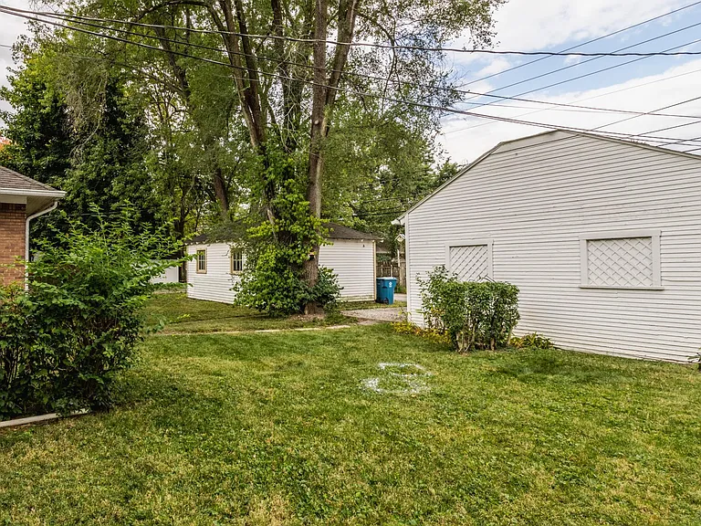 5330 N College Ave — Photo 25