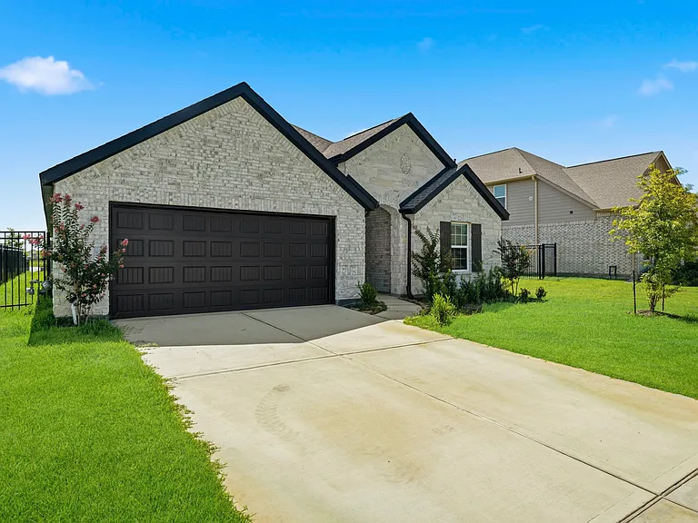 4696 Peony Green Dr — Photo 2