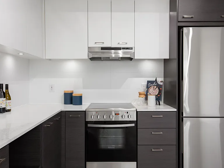 537 Foster Ave — Photo 52