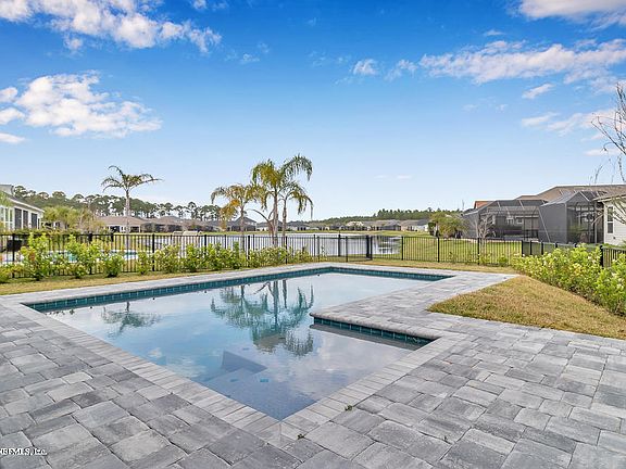 3rd image of 307 Whisper Rock Dr