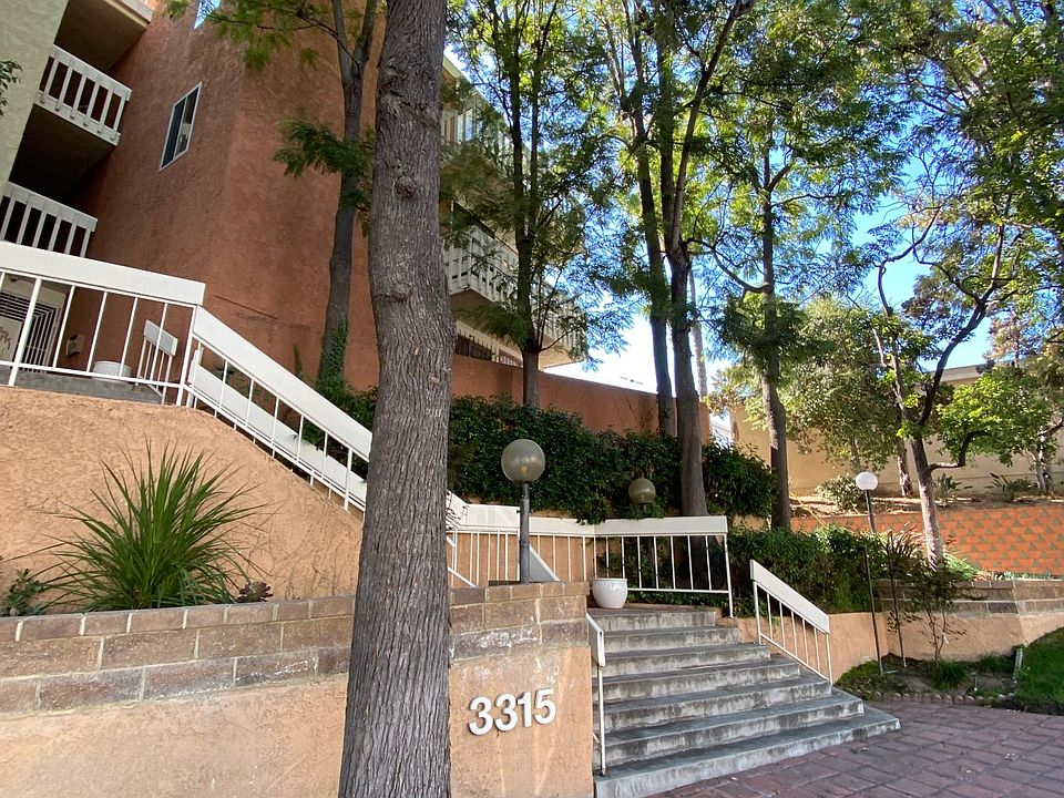 Main entrance off Griffith Park Blvd