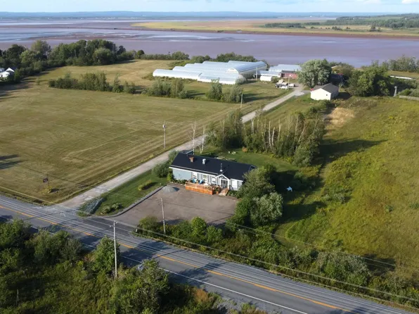 8913 Highway 215, Maitland, NS B0N 2H0