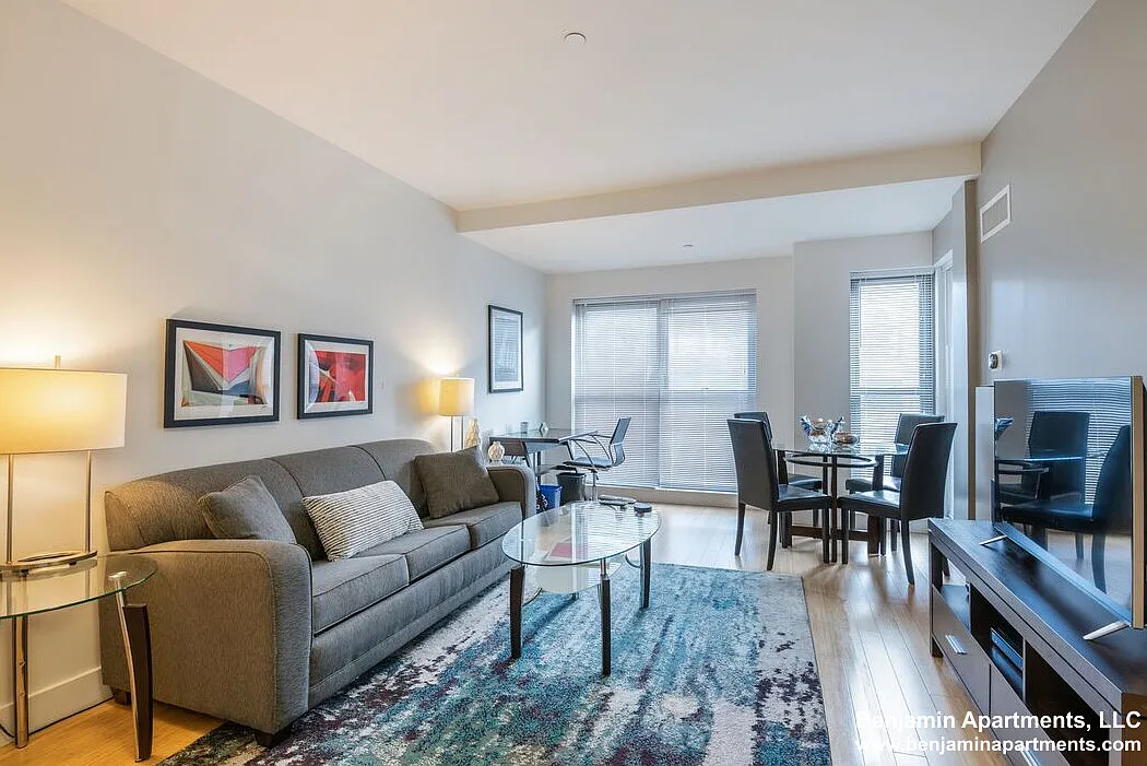 1 bed, 543 sqft, $3,700 — Photo 3