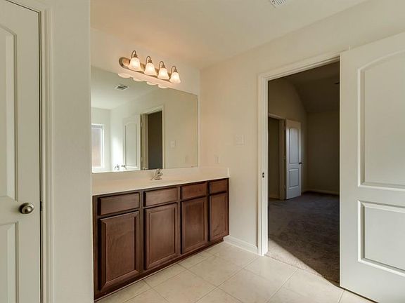 3rd image of 2321 Sable Wood Dr