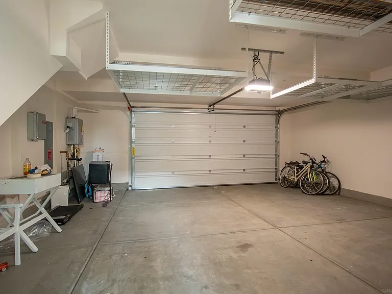 516 Avienda Ctr #106 — Photo 22