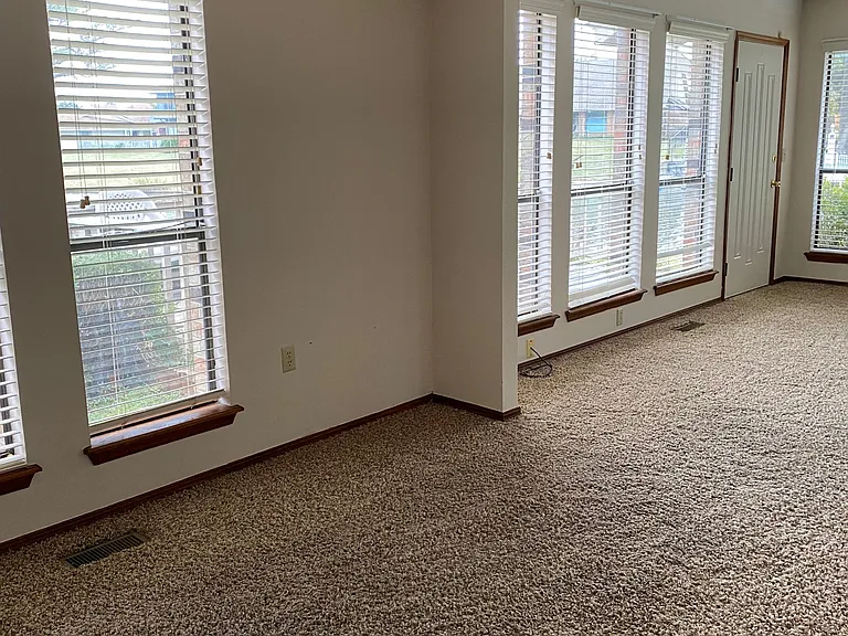 6448 W Hefner Rd — Photo 11