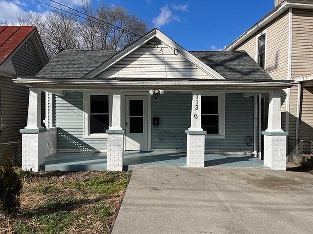 1st image of 1130 Tazewell Ave SE
