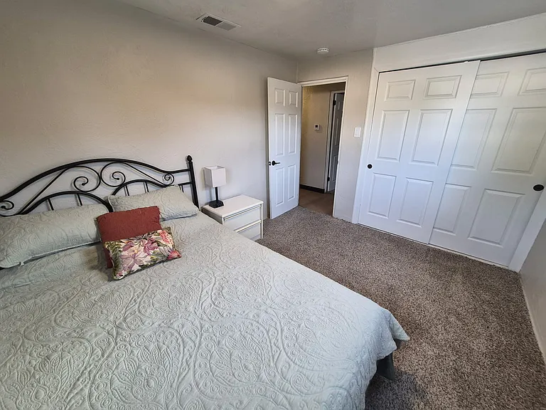 3325 Cardenas Dr NE — Photo 5