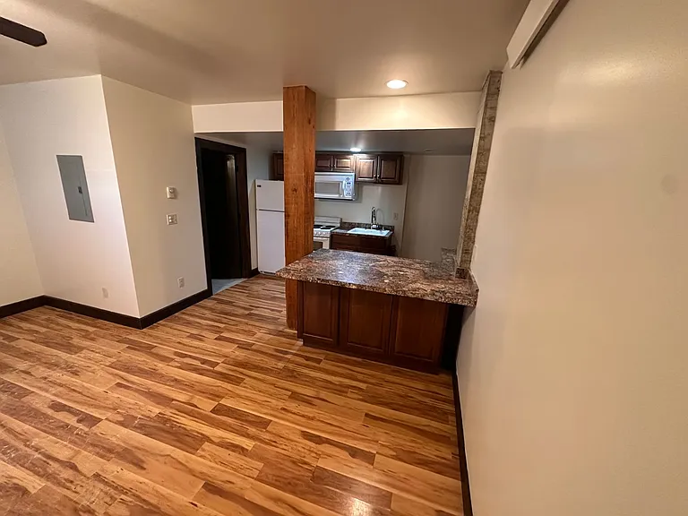 Ebert Apartments — Photo 9