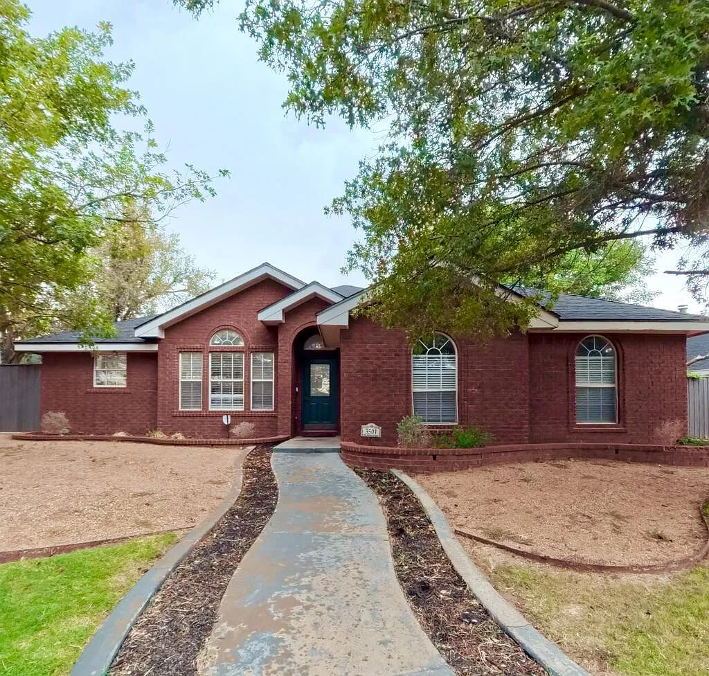 4 bed, 2.0 bath, 1808 sqft, $2,850 — Photo 1
