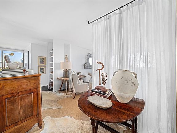 3rd image of 2575 Peachtree Rd NE APT 22H