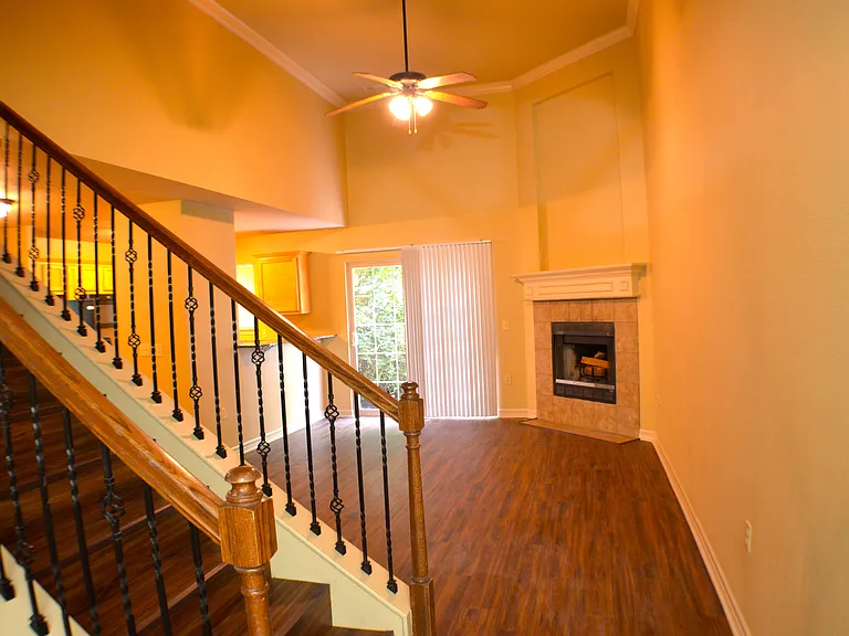 1772 N Chestnut Ave — Photo 1