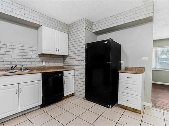 5th image of 11413 Oakland Ave