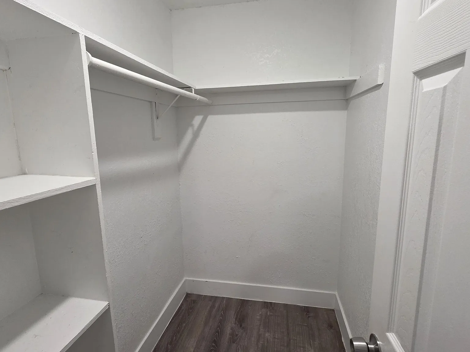 1 bed, 1.0 bath, 12909 sqft, $1,595 — Photo 4