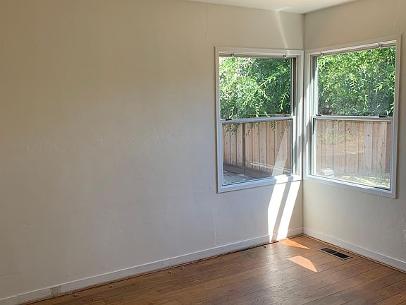 3rd image of 972 McCue Ave
