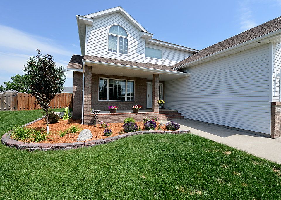 1858 Charleswood Estates Dr, West Fargo, ND 58078 Zillow