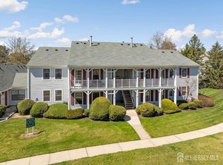 135 Hatfield Ln, East Brunswick, NJ 08816