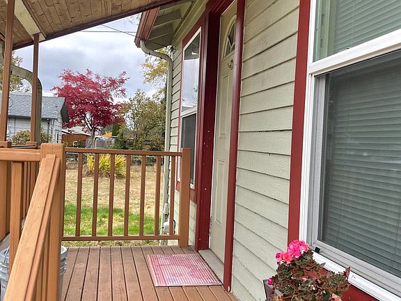 4th image of 1118 Hewitt Ave