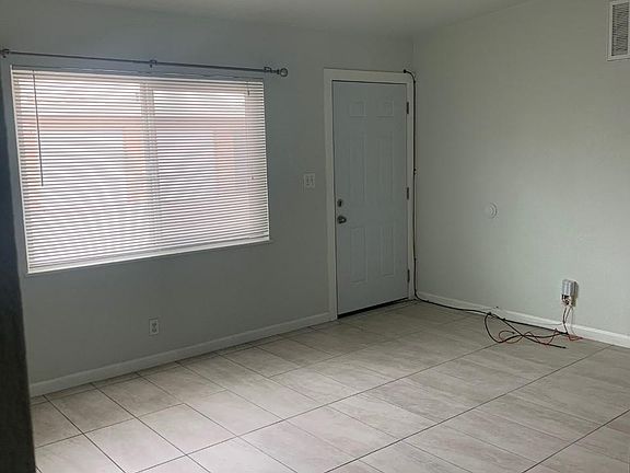 3rd image of 1504 Orlando Way