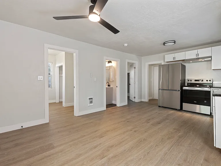 1328 S Michigan Ave #1 — Photo 6