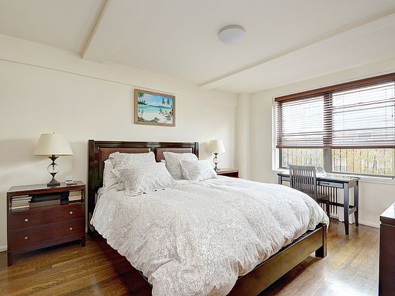 4th image of 140 E 28th St APT 11A