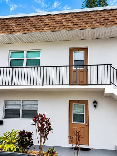 2950 SE Ocean Blvd Photo 1
