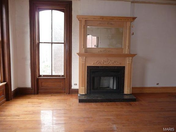 4th image of 2746 Miami St