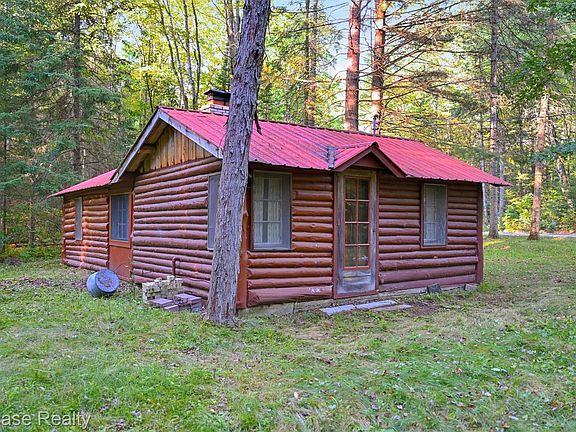 8th image of 7745 Alpine Dr