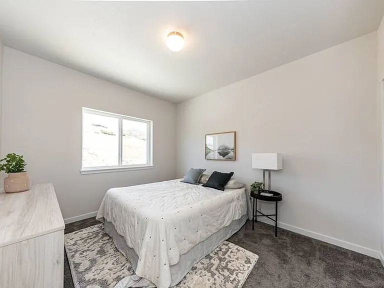 5722 Villa Lorenzo Dr — Photo 28