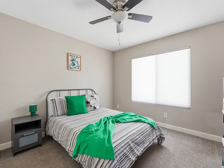 932 W Julie Dr — Photo 35