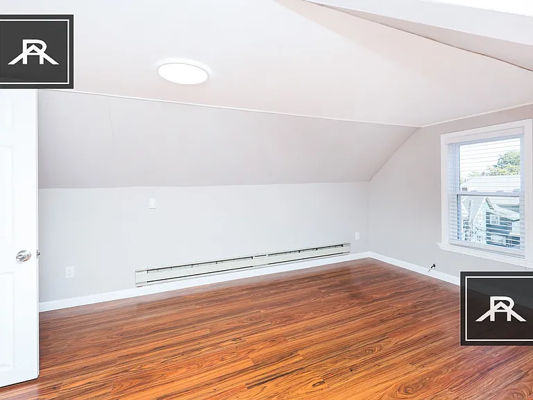 17 Saunders St #15 — Photo 17