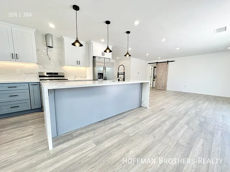 6243 Platt Ave — Photo 1