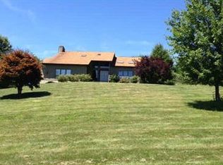 141 Stowe Dr, Poughquag, NY 12570