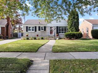 20854 Kenmore Ave, Harper Woods, MI 48225