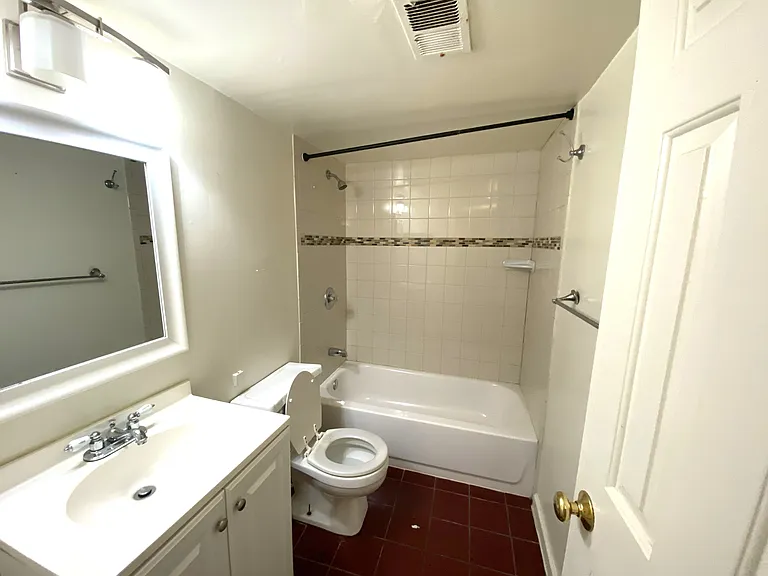 1341 Massachusetts Ave SE #1 — Photo 6
