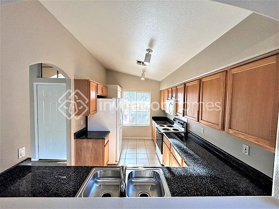 5th image of 18323 N 147th Dr