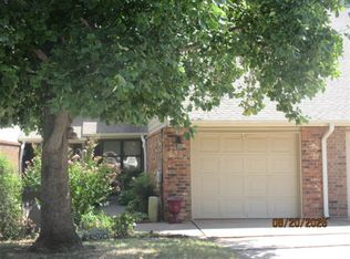 2906 Village Cir, Edmond, OK 73013