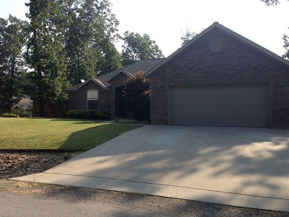 1st image of 6 Buckingham Dr