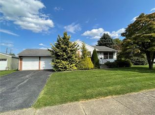 2326 Fleur Ln, Bethlehem, PA 18018