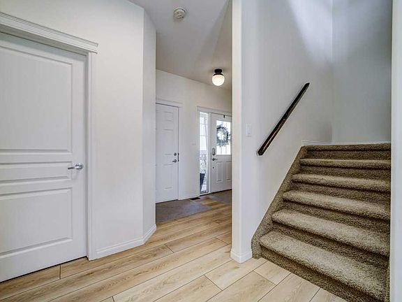 5th image of 286 Twinriver Rd W