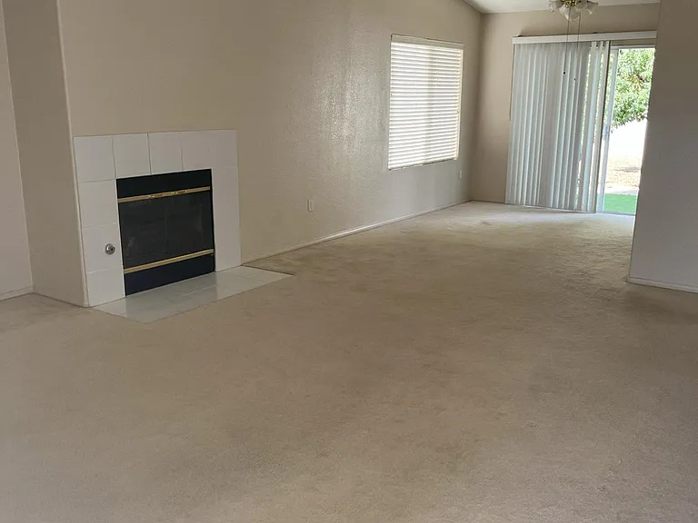 1267 Yucca Ln — Photo 4