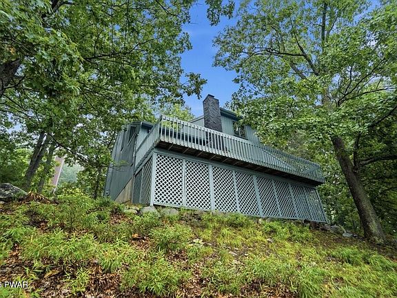 3rd image of 194 Stafford Dr